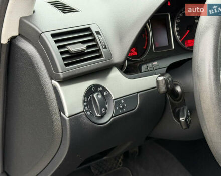 Серый Ауди А4, объемом двигателя 1.8 л и пробегом 173 тыс. км за 7200 $, фото 52 на Automoto.ua