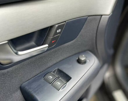 Ауді А4 2006 у Хмельницькому на Automoto.ua Сірий Ауді А4, об'ємом двигуна 2 л та пробігом 221 тис. км за 6699 $, фото 17 на Automoto.ua