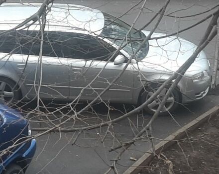 Серый Ауди А4, объемом двигателя 1.6 л и пробегом 188 тыс. км за 6500 $, фото 5 на Automoto.ua