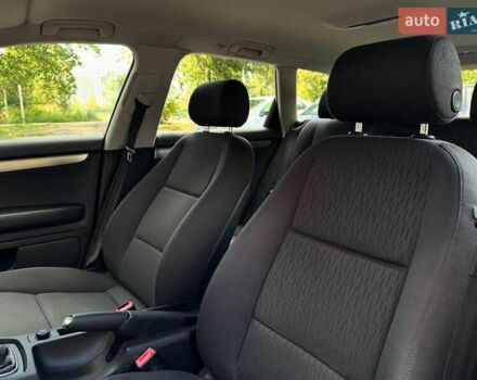 Сірий Ауді А4, об'ємом двигуна 1.8 л та пробігом 242 тис. км за 7500 $, фото 7 на Automoto.ua