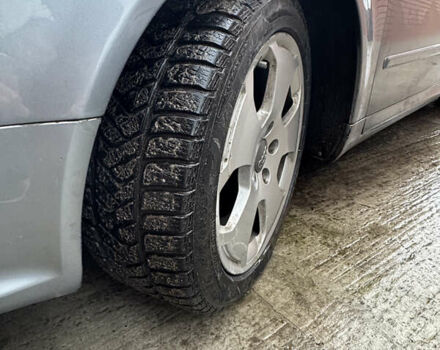 Сірий Ауді А4, об'ємом двигуна 1.97 л та пробігом 300 тис. км за 7500 $, фото 6 на Automoto.ua