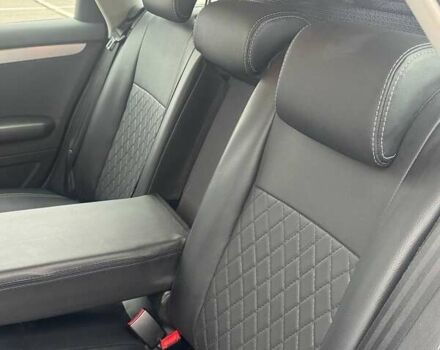 Сірий Ауді А4, об'ємом двигуна 2 л та пробігом 304 тис. км за 8200 $, фото 19 на Automoto.ua