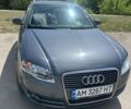 Серый Ауди А4, объемом двигателя 2 л и пробегом 300 тыс. км за 5800 $, фото 1 на Automoto.ua