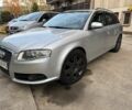 Серый Ауди А4, объемом двигателя 2 л и пробегом 300 тыс. км за 6000 $, фото 1 на Automoto.ua