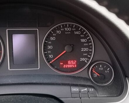 Сірий Ауді А4, об'ємом двигуна 1.6 л та пробігом 228 тис. км за 6999 $, фото 14 на Automoto.ua