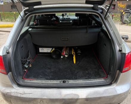 Серый Ауди А4, объемом двигателя 2 л и пробегом 300 тыс. км за 7500 $, фото 3 на Automoto.ua