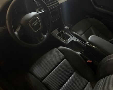Серый Ауди А4, объемом двигателя 2 л и пробегом 300 тыс. км за 4900 $, фото 7 на Automoto.ua