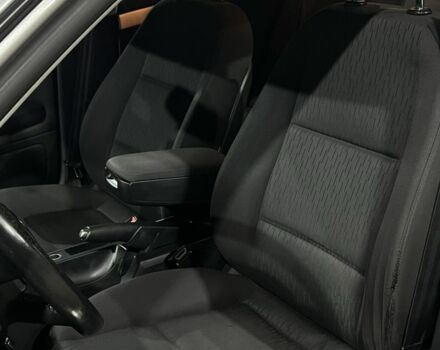 Серый Ауди А4, объемом двигателя 2 л и пробегом 284 тыс. км за 5600 $, фото 7 на Automoto.ua