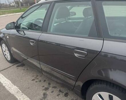 Сірий Ауді А4, об'ємом двигуна 2 л та пробігом 304 тис. км за 8200 $, фото 4 на Automoto.ua