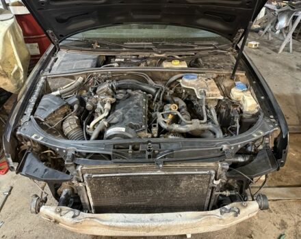 Серый Ауди А4, объемом двигателя 2 л и пробегом 300 тыс. км за 4900 $, фото 3 на Automoto.ua