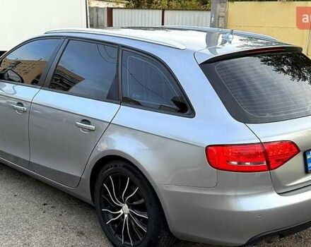 Сірий Ауді А4, об'ємом двигуна 2 л та пробігом 300 тис. км за 9400 $, фото 4 на Automoto.ua