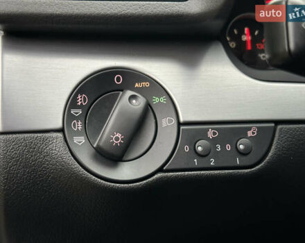 Сірий Ауді А4, об'ємом двигуна 1.8 л та пробігом 223 тис. км за 7200 $, фото 35 на Automoto.ua