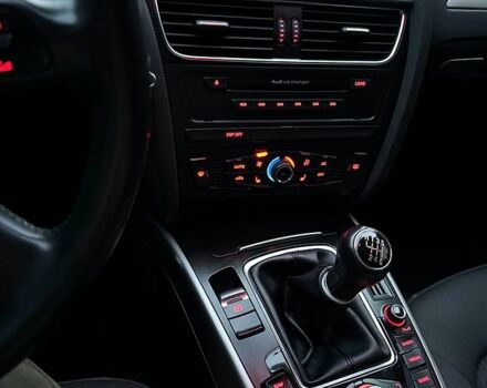 Сірий Ауді А4, об'ємом двигуна 2 л та пробігом 300 тис. км за 9400 $, фото 11 на Automoto.ua