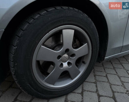 Серый Ауди А4, объемом двигателя 1.97 л и пробегом 367 тыс. км за 8800 $, фото 14 на Automoto.ua