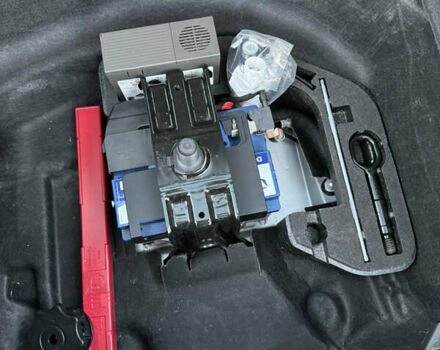 Серый Ауди А4, объемом двигателя 1.8 л и пробегом 130 тыс. км за 10400 $, фото 11 на Automoto.ua