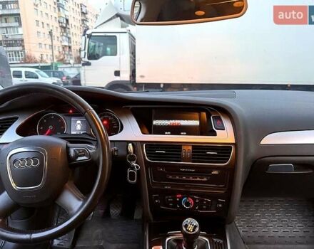 Сірий Ауді А4, об'ємом двигуна 2 л та пробігом 300 тис. км за 9400 $, фото 6 на Automoto.ua