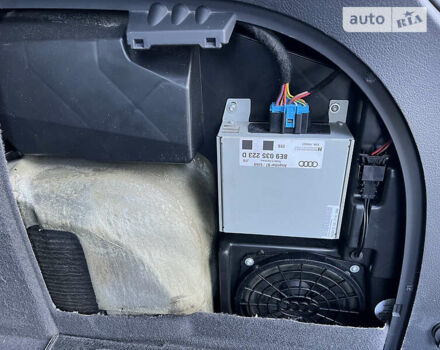Сірий Ауді А4, об'ємом двигуна 2 л та пробігом 240 тис. км за 7999 $, фото 34 на Automoto.ua