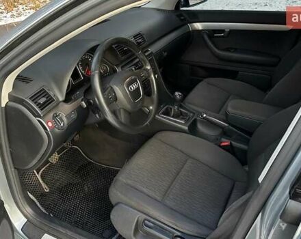 Серый Ауди А4, объемом двигателя 2 л и пробегом 300 тыс. км за 3200 $, фото 4 на Automoto.ua
