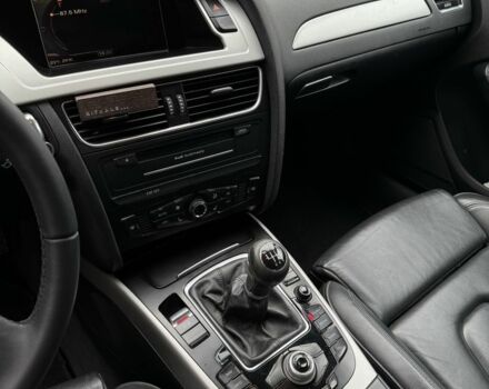 Сірий Ауді А4, об'ємом двигуна 2 л та пробігом 240 тис. км за 11500 $, фото 5 на Automoto.ua