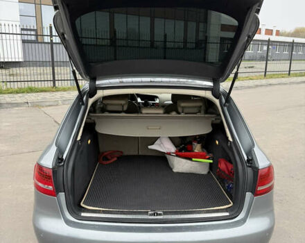 Серый Ауди А4, объемом двигателя 1.97 л и пробегом 333 тыс. км за 10000 $, фото 11 на Automoto.ua