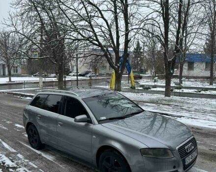 Серый Ауди А4, объемом двигателя 2 л и пробегом 250 тыс. км за 3500 $, фото 1 на Automoto.ua
