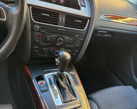 Сірий Ауді А4, об'ємом двигуна 2.7 л та пробігом 284 тис. км за 10300 $, фото 7 на Automoto.ua