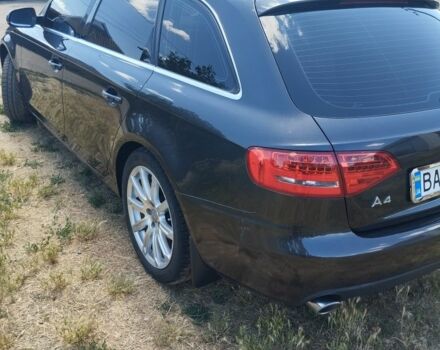 Серый Ауди А4, объемом двигателя 2 л и пробегом 258 тыс. км за 9000 $, фото 3 на Automoto.ua