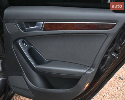 Сірий Ауді А4, об'ємом двигуна 2 л та пробігом 240 тис. км за 9350 $, фото 31 на Automoto.ua