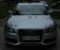 Сірий Ауді А4, об'ємом двигуна 2 л та пробігом 334 тис. км за 8005 $, фото 1 на Automoto.ua