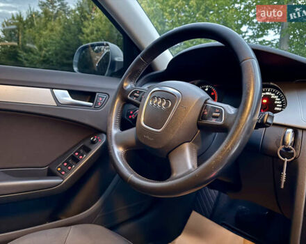 Сірий Ауді А4, об'ємом двигуна 2 л та пробігом 271 тис. км за 10400 $, фото 36 на Automoto.ua