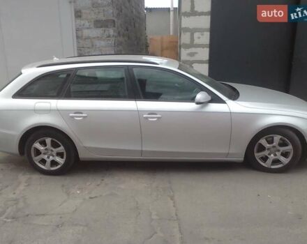 Серый Ауди А4, объемом двигателя 2 л и пробегом 300 тыс. км за 8700 $, фото 1 на Automoto.ua