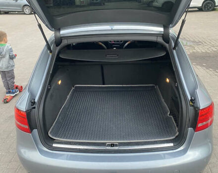 Серый Ауди А4, объемом двигателя 2 л и пробегом 300 тыс. км за 9300 $, фото 20 на Automoto.ua