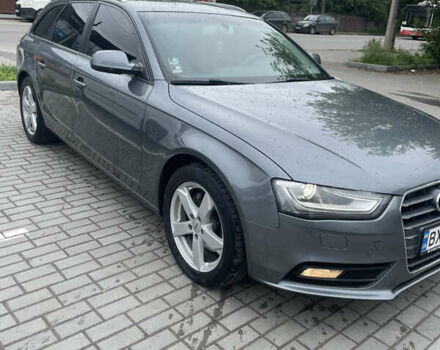 Ауди А4 2012 в Хмельницком на Automoto.ua Серый Ауди А4, объемом двигателя 1.97 л и пробегом 294 тыс. км за 11300 $, фото 2 на Automoto.ua
