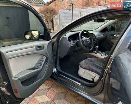 Ауді А4 2012 у Лебедине на Automoto.ua Сірий Ауді А4, об'ємом двигуна 1.97 л та пробігом 154 тис. км за 13500 $, фото 9 на Automoto.ua