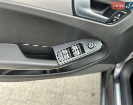 Серый Ауди А4, объемом двигателя 1.97 л и пробегом 297 тыс. км за 12500 $, фото 4 на Automoto.ua