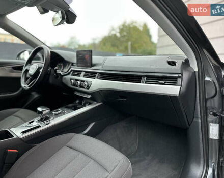 Сірий Ауді А4, об'ємом двигуна 2 л та пробігом 220 тис. км за 15750 $, фото 67 на Automoto.ua