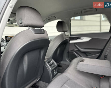 Сірий Ауді А4, об'ємом двигуна 2 л та пробігом 220 тис. км за 15750 $, фото 84 на Automoto.ua