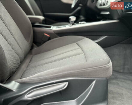 Сірий Ауді А4, об'ємом двигуна 2 л та пробігом 220 тис. км за 15750 $, фото 69 на Automoto.ua