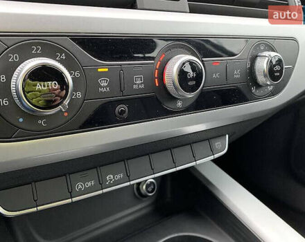 Ауді А4 2017 у Києві на Automoto.ua Сірий Ауді А4, об'ємом двигуна 1.97 л та пробігом 143 тис. км за 18500 $, фото 14 на Automoto.ua