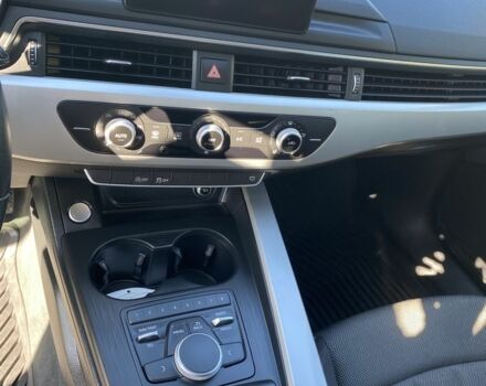 Сірий Ауді А4, об'ємом двигуна 2 л та пробігом 268 тис. км за 18200 $, фото 5 на Automoto.ua