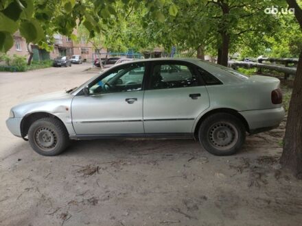 Серый Ауди А4, объемом двигателя 1.6 л и пробегом 235 тыс. км за 2000 $, фото 1 на Automoto.ua