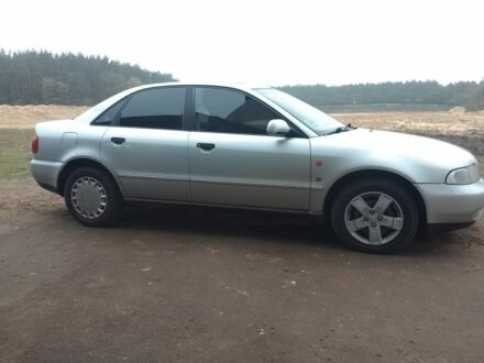 Сірий Ауді А4, об'ємом двигуна 1 л та пробігом 305 тис. км за 2000 $, фото 1 на Automoto.ua