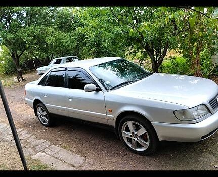 Сірий Ауді А4, об'ємом двигуна 2.5 л та пробігом 0 тис. км за 3800 $, фото 1 на Automoto.ua