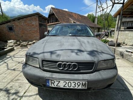 Ауди А4 1995 в Хусте на Automoto.ua Серый Ауди А4, объемом двигателя 1.6 л и пробегом 360 тыс. км за 700 $, фото 1 на Automoto.ua