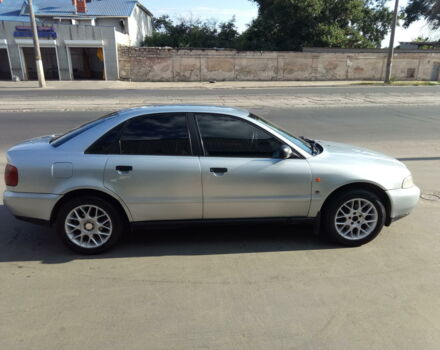 Сірий Ауді А4, об'ємом двигуна 1.8 л та пробігом 297 тис. км за 4500 $, фото 1 на Automoto.ua