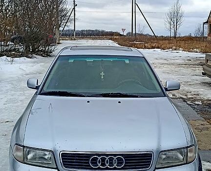 Сірий Ауді А4, об'ємом двигуна 1.6 л та пробігом 300 тис. км за 2700 $, фото 1 на Automoto.ua