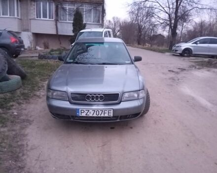 Сірий Ауді А4, об'ємом двигуна 2 л та пробігом 304 тис. км за 900 $, фото 1 на Automoto.ua