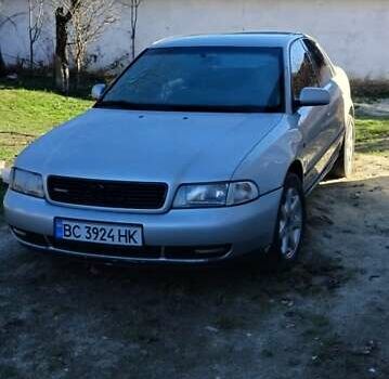 Серый Ауди А4, объемом двигателя 1.8 л и пробегом 300 тыс. км за 3200 $, фото 1 на Automoto.ua