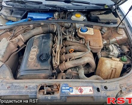 Сірий Ауді А4, об'ємом двигуна 1.8 л та пробігом 370 тис. км за 3100 $, фото 1 на Automoto.ua