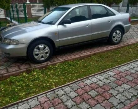 Сірий Ауді А4, об'ємом двигуна 1.6 л та пробігом 200 тис. км за 1500 $, фото 1 на Automoto.ua